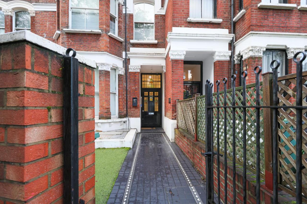 Appartamento Private Studio Flat Londra Esterno foto